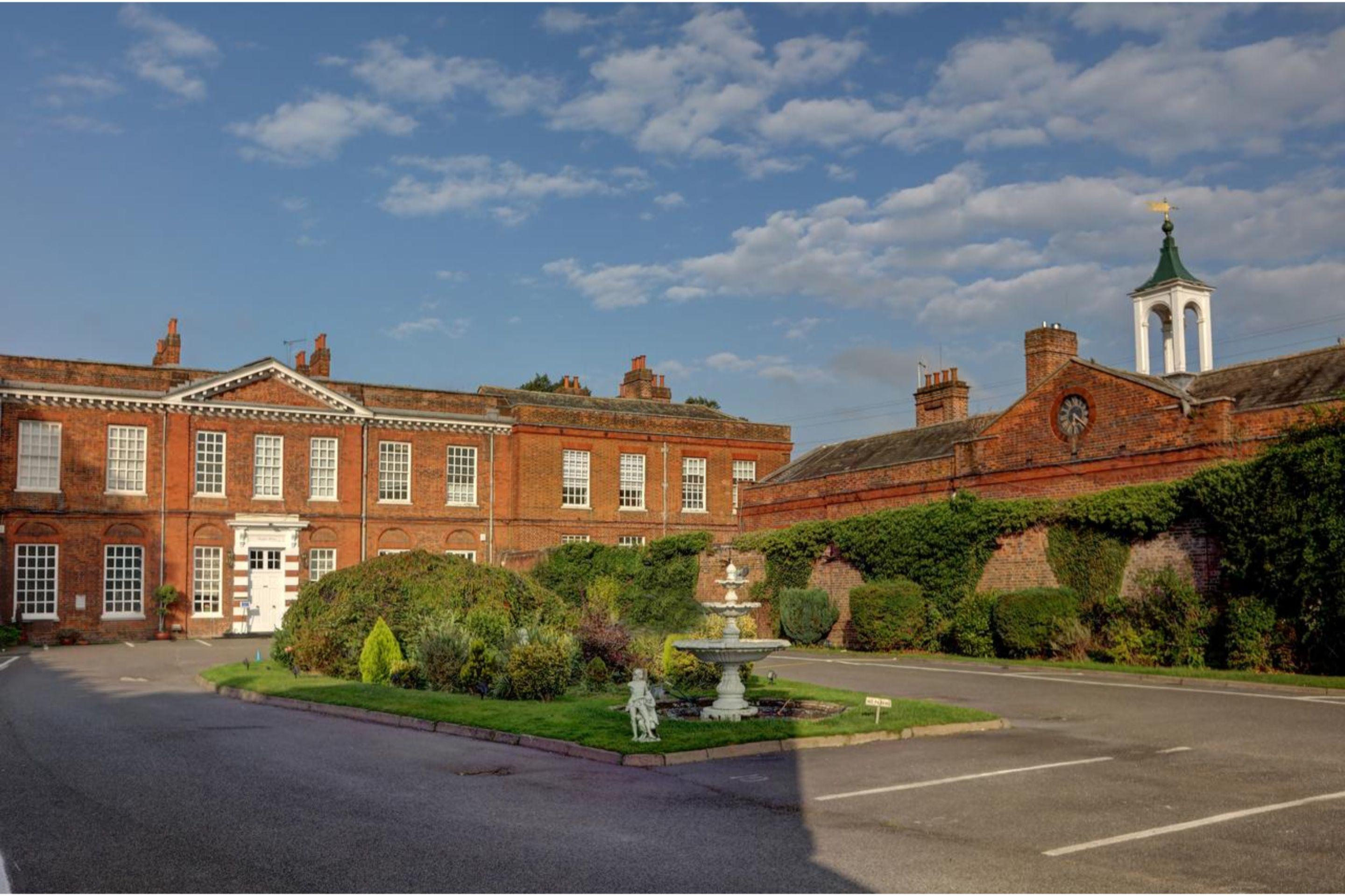 Baylis House Hotel Slough Exterior photo